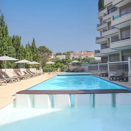호텔 Brise De - Piscine Interieure & Exterieure 4*