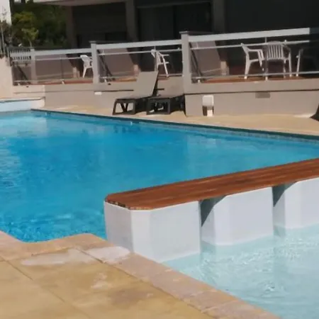 Brise De - Piscine Interieure & Exterieure Hotell