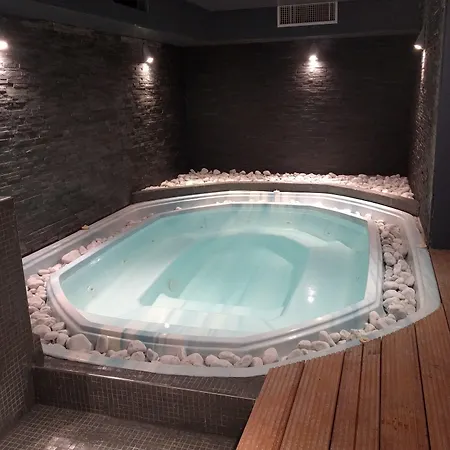 Hotell Brise De - Piscine Interieure & Exterieure 4*