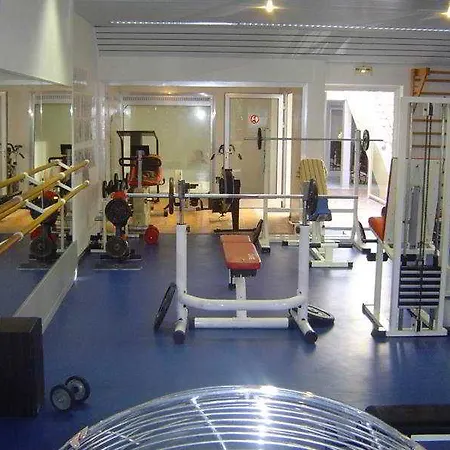 Brise De - Piscine Interieure & Exterieure 호텔 4*