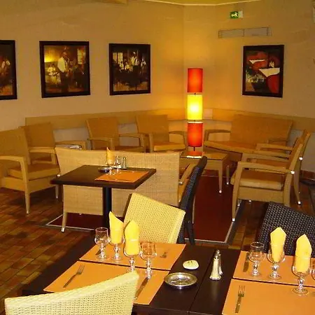 Отель Brise De - Piscine Interieure & Exterieure 4*