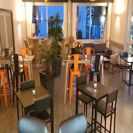 Brise De - Piscine Interieure & Exterieure 호텔 4*