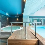 Brise De - Piscine Interieure & Exterieure Hotel