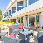 Brise De - Piscine Interieure & Exterieure Hotel