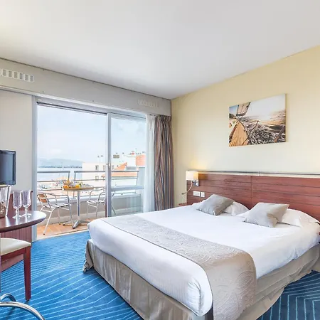 Brise De - Piscine Interieure & Exterieure 4* Saint-Raphaël