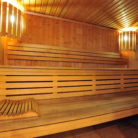 Brise De - Piscine Intérieure&extérieure 4*