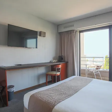 Brise De - Piscine Interieure & Exterieure 4*