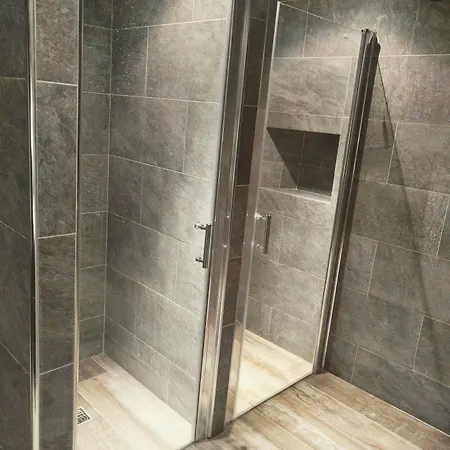 Brise De - Piscine Interieure & Exterieure Saint-Raphaël