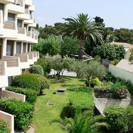 מלון Brise De - Piscine Interieure & Exterieure 4*