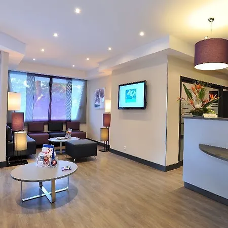 Brise De - Piscine Interieure & Exterieure 4*