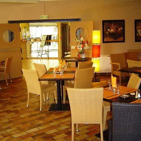 Brise De - Piscine Interieure & Exterieure 4* Saint-Raphaël