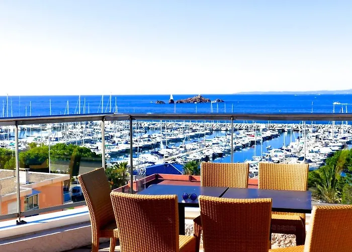 Hotel Brise De - Piscine Intérieure&extérieure 4*