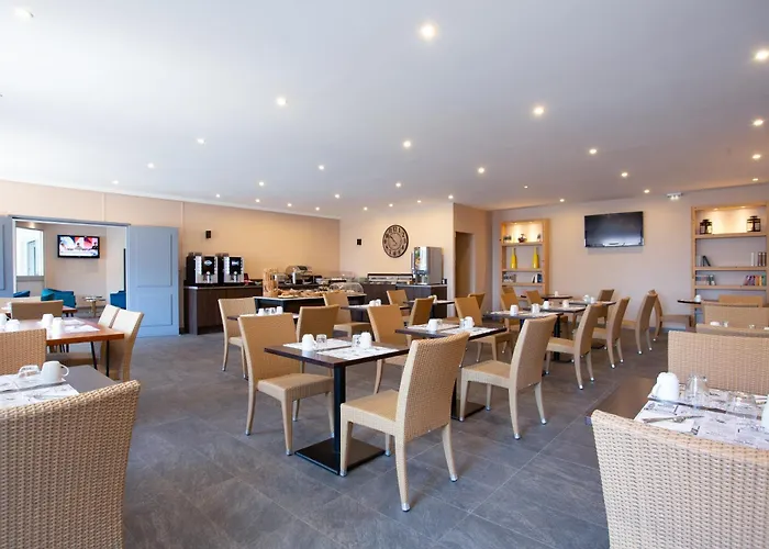 Brise De - Piscine Intérieure&extérieure Saint-Raphaël