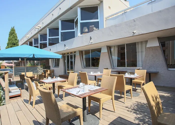 Brise De - Piscine Intérieure&extérieure Hotel