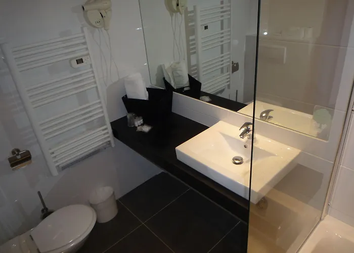 Brise De - Piscine Intérieure&extérieure Hotel 4*