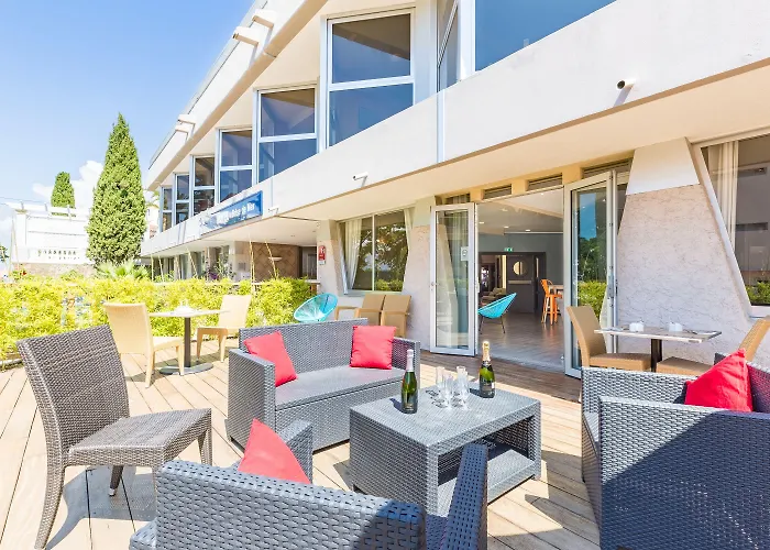 Brise De - Piscine Intérieure&extérieure Hotel