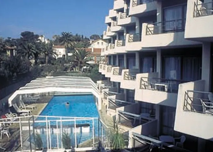 Brise De - Piscine Interieure & Exterieure 酒店 Saint-Raphaël