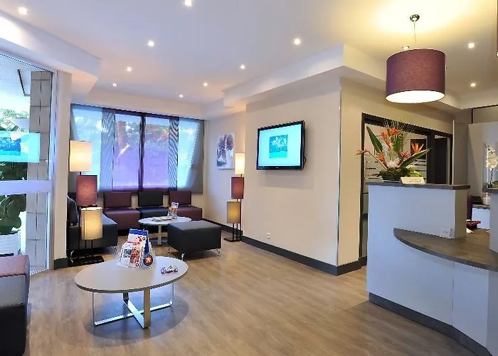 Brise De - Piscine Intérieure&extérieure 4*