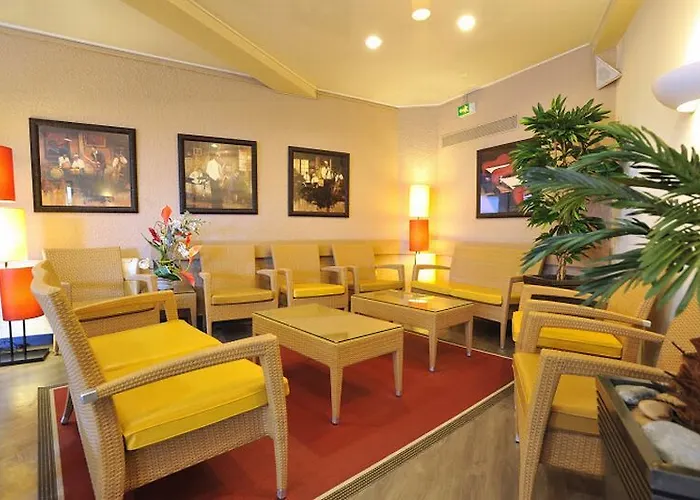 Brise De - Piscine Interieure & Exterieure 酒店 4*
