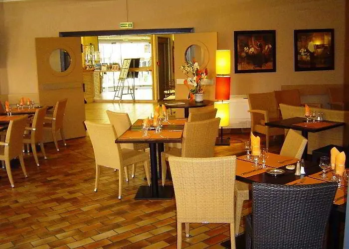 Brise De - Piscine Intérieure&extérieure 4* Saint-Raphaël